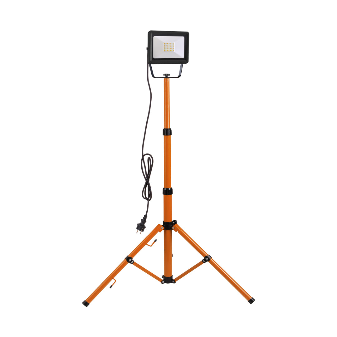 LED Strahler mit Stativ 30W